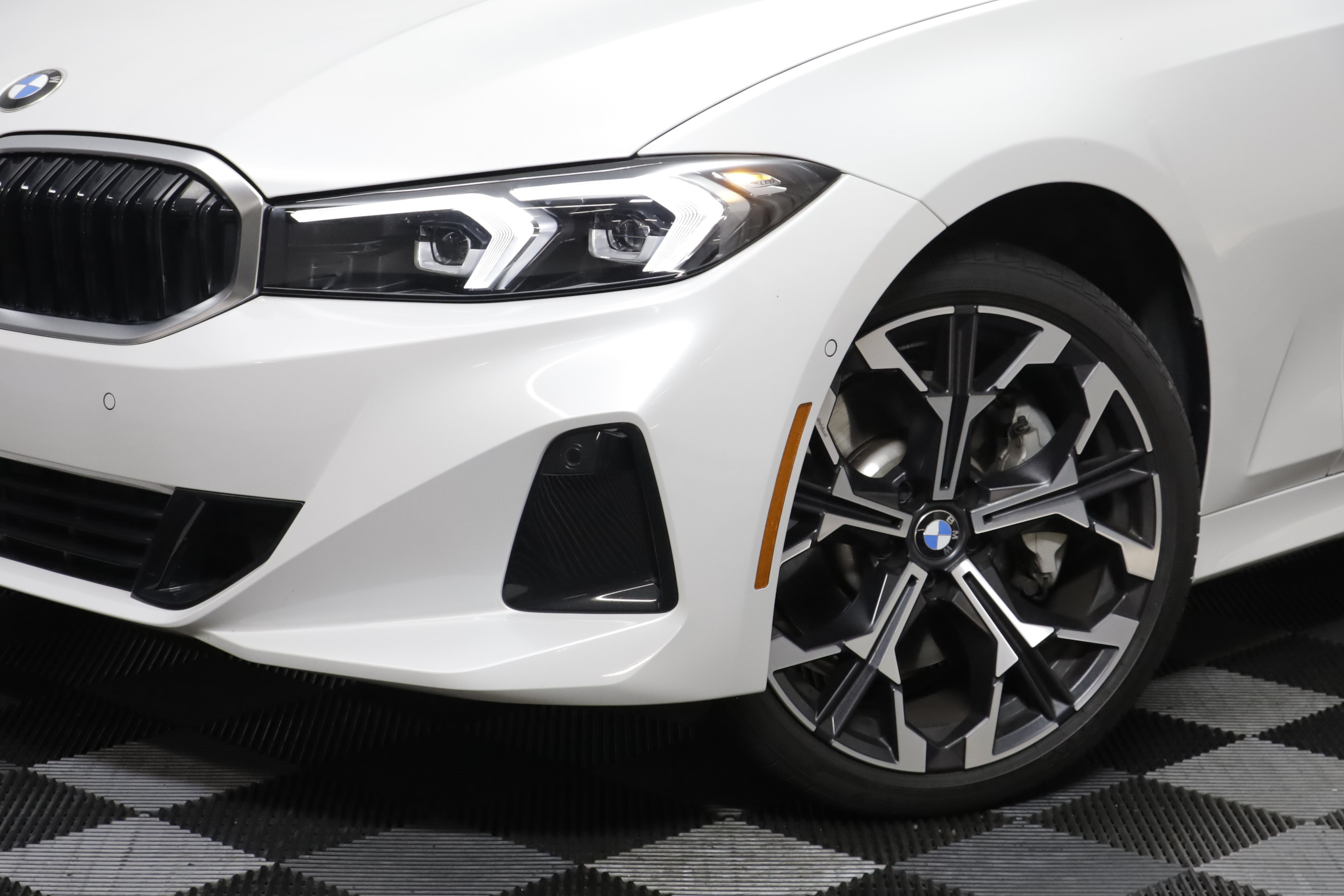 Used 2026 BMW 330i xDrive Sedan AWD/4WD image 3