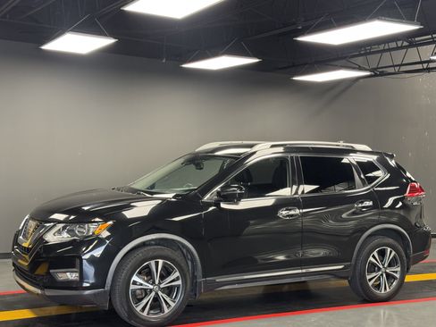 Used 2017 Nissan Rogue SL image 1