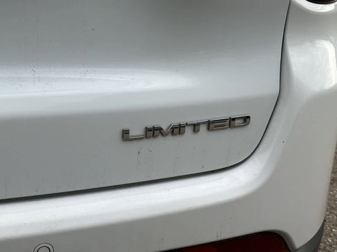 Used 2024 Jeep Compass Limited image 19