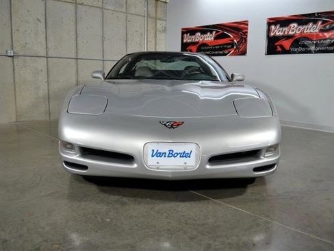 Used 1997 Chevrolet Corvette Coupe w/ Memory Pkg image 3