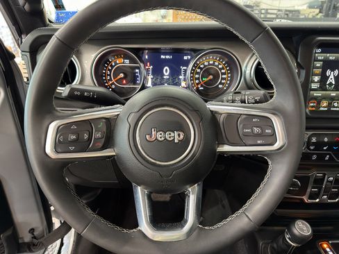Used 2023 Jeep Wrangler Unlimited Sahara w/ Cold Weather Group AWD/4WD image 6