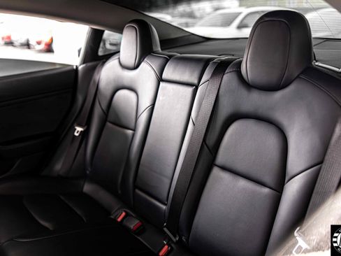 Used 2021 Tesla Model 3 Performance image 29