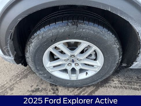 Used 2025 Ford Explorer Active image 11