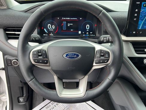 Used 2026 Ford Explorer Active w/ Active Comfort Package AWD/4WD image 8