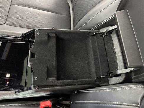 Used 2023 Jeep Grand Cherokee Overland image 32