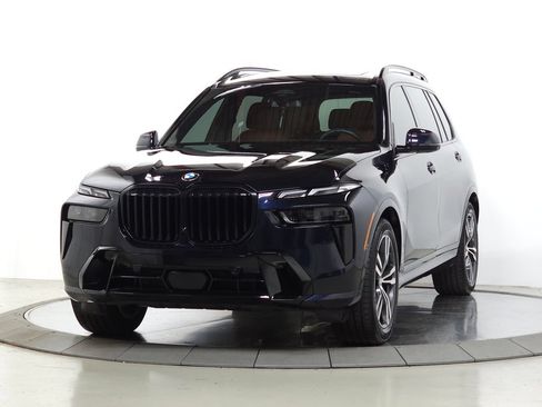Used 2027 BMW X7 xDrive40i w/ Executive Package AWD/4WD image 3