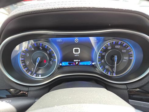 Used 2023 Chrysler 300 Touring w/ Sport Appearance Package RWD image 34