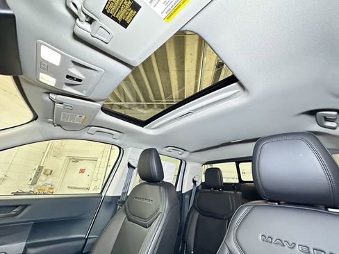 New 2025 Ford Maverick Lariat w/ Black Appearance Package image 22