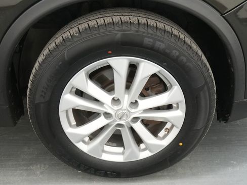 Used 2016 Nissan Rogue SV w/ SV Premium Package FWD image 11