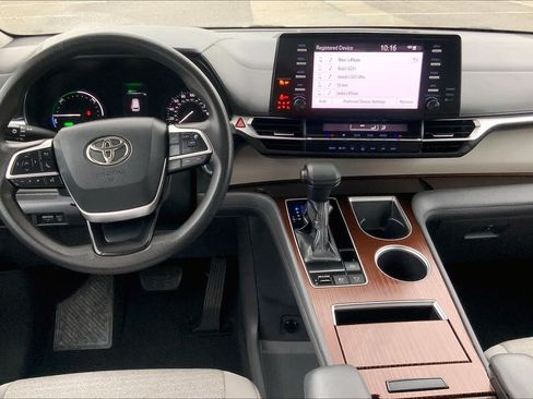 Used 2021 Toyota Sienna LE FWD image 14