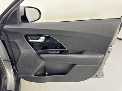 Used 2022 Kia Niro EX w/ Cold Weather Package image 41