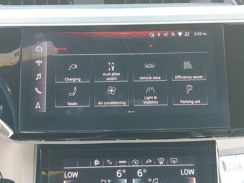 Used 2024 Audi Q8 e-tron Prestige w/ Prestige Package AWD/4WD image 25