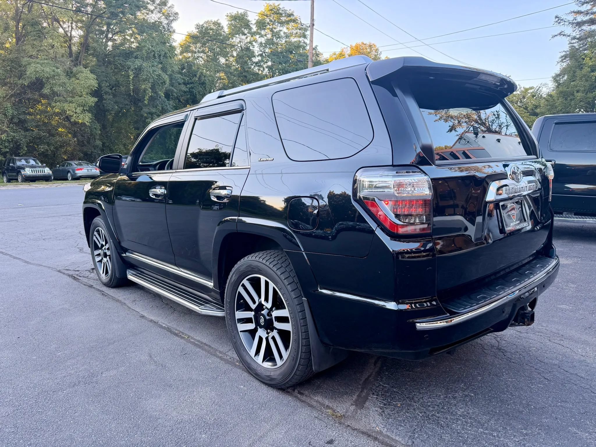 Used 2019 Toyota 4Runner Limited AWD/4WD image 4