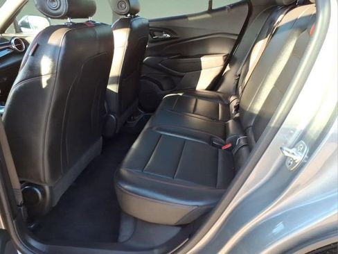 Used 2025 Chevrolet Trax RS w/ Sunroof Package FWD image 13