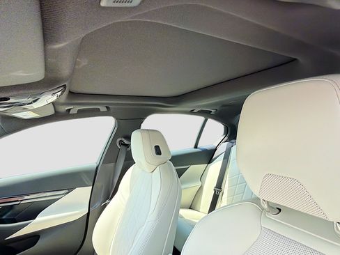 New 2027 BMW 530i RWD image 26