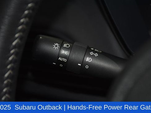 Used 2025 Subaru Outback Premium image 9