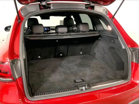 Used 2021 Mercedes-Benz GLC 300 4MATIC image 4