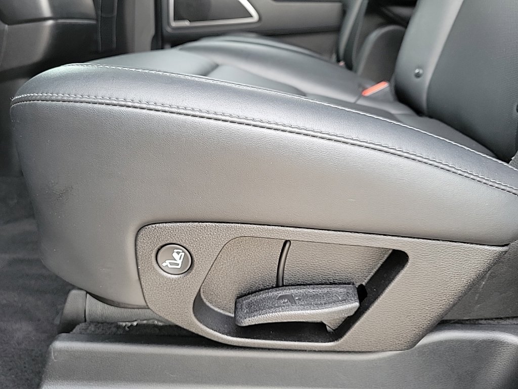 Used 2025 Kia Telluride S AWD/4WD image 13