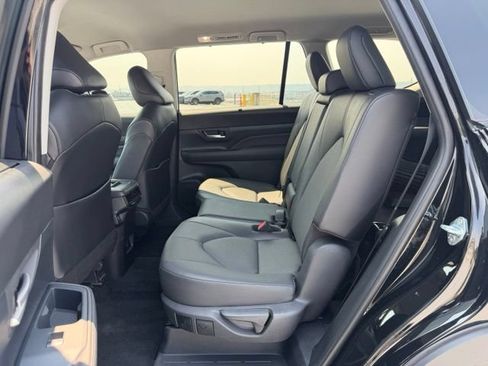 Certified 2024 Toyota Grand Highlander AWD image 15