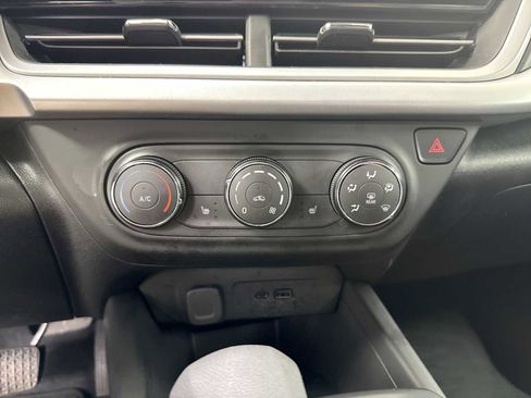 Used 2025 Chevrolet Trax RS w/ Driver Confidence Package image 16