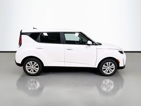 New 2025 Kia Soul LX image 8
