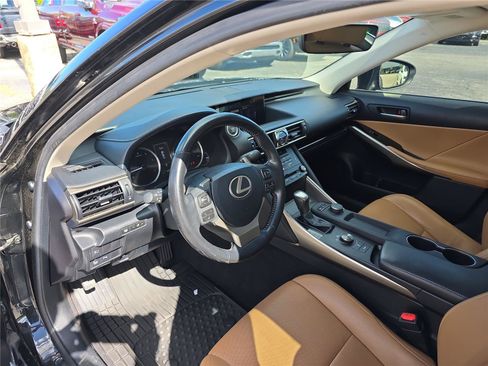 Used 2018 Lexus IS 300 w/ Premium Package RWD image 22
