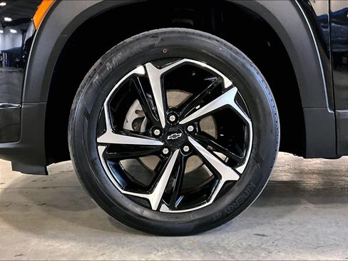 Used 2023 Chevrolet TrailBlazer RS w/ Sun and Liftgate Package image 7