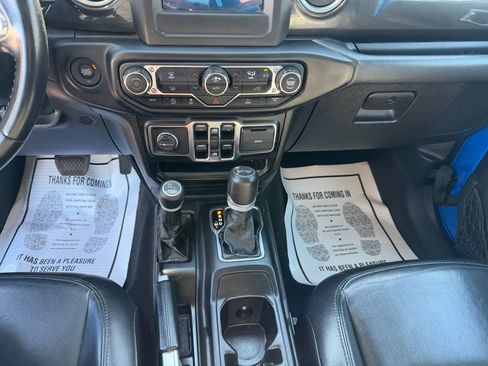 Used 2021 Jeep Wrangler Unlimited Sahara image 25