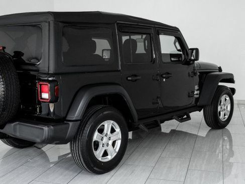 Used 2018 Jeep Wrangler Unlimited Sport S image 55