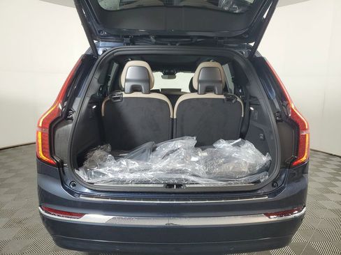 New 2026 Volvo XC90 T8 Ultra w/ Protection Package Premier AWD/4WD image 9