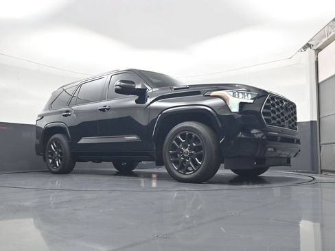 Used 2024 Toyota Sequoia Platinum AWD/4WD image 18