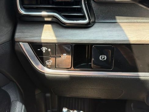 Used 2023 Kia Sportage X-Line w/ X-Line Premium Package AWD/4WD image 38