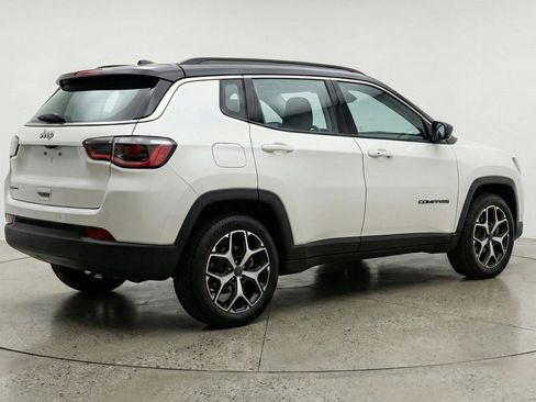 Used 2025 Jeep Compass Limited AWD/4WD image 9