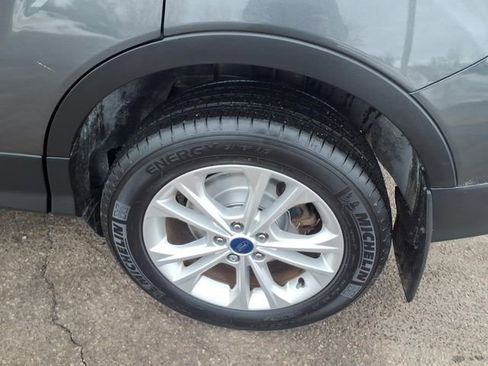 Certified 2017 Ford Escape SE image 10