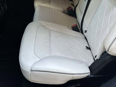 Used 2019 Mercedes-Benz GLS 550 4MATIC image 22