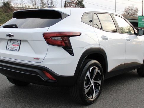 Used 2024 Chevrolet Trax RS w/ Driver Confidence Package image 6