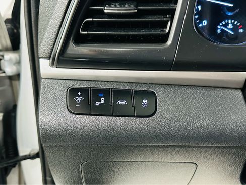 Used 2019 Hyundai Elantra SEL w/ Cargo Package image 14