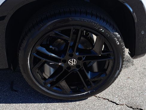 New 2026 Volkswagen Tiguan SE R-Line AWD/4WD image 32