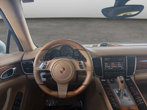 Used 2012 Porsche Panamera 4 image 27
