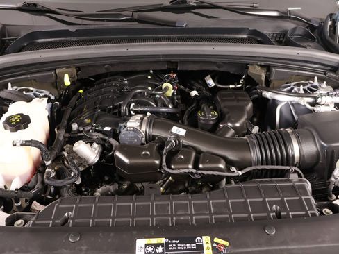 Used 2025 Jeep Grand Cherokee Altitude AWD/4WD image 19