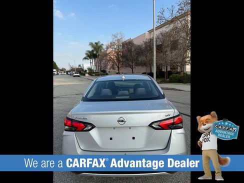 Used 2021 Nissan Versa SV FWD image 4