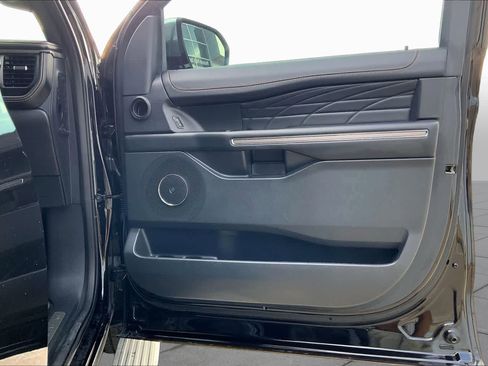 Certified 2023 Ford Expedition Platinum AWD/4WD image 23