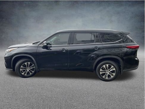 Used 2020 Toyota Highlander XLE AWD/4WD image 28