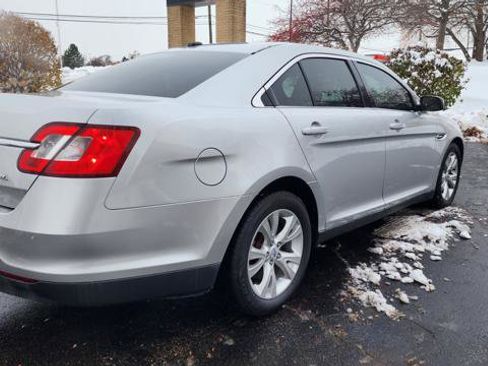 Used 2010 Ford Taurus SEL image 3