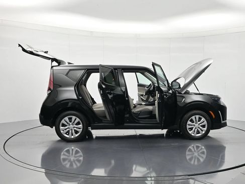 Used 2024 Kia Soul LX FWD image 47