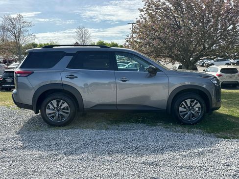 New 2026 Nissan Pathfinder SV image 4