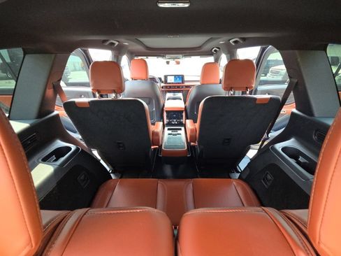 Used 2025 Lincoln Aviator Reserve AWD/4WD image 20