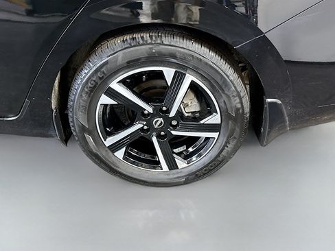 Used 2025 Nissan Sentra SV FWD image 37
