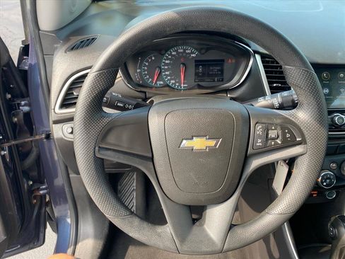 Used 2018 Chevrolet Trax LS FWD image 10