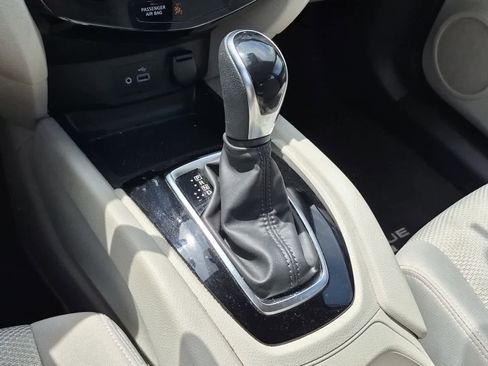 Used 2022 Nissan Rogue Sport SV AWD/4WD image 12